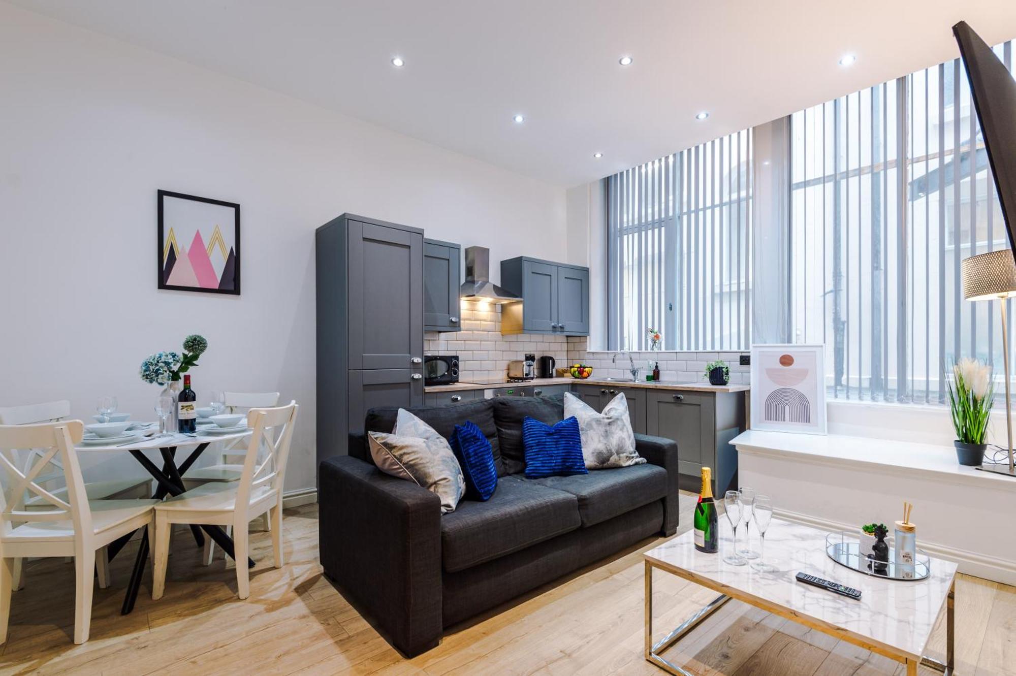 Modern 2-Bedroom Apt In The Heart Of City Centre Liverpool Exterior photo