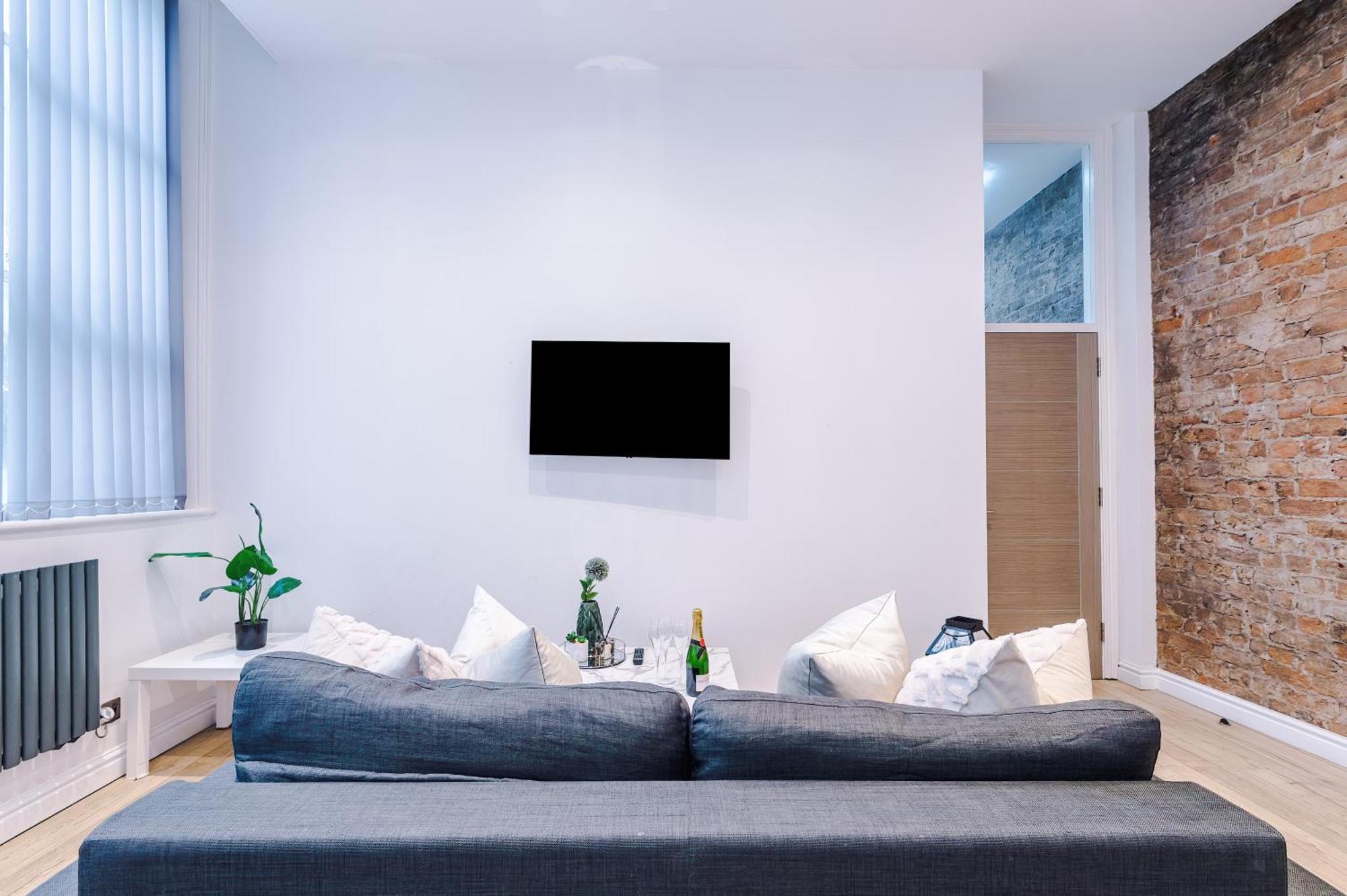 Modern 2-Bedroom Apt In The Heart Of City Centre Liverpool Exterior photo