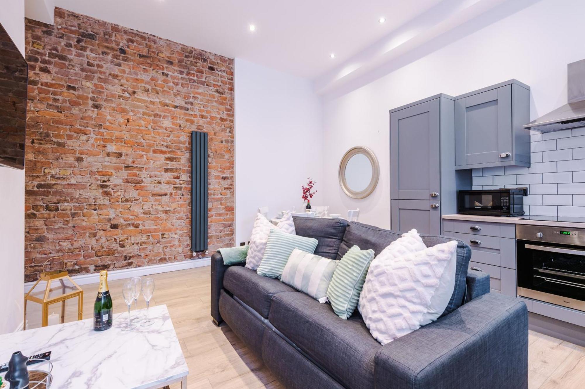 Modern 2-Bedroom Apt In The Heart Of City Centre Liverpool Exterior photo